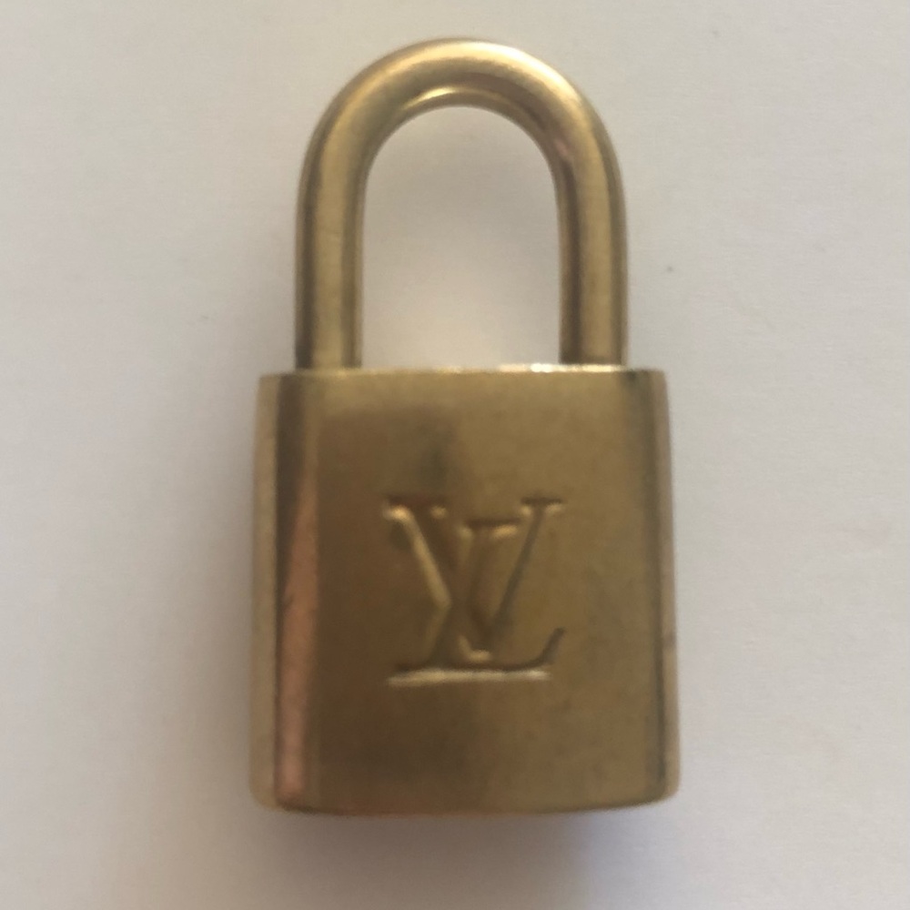 Louis Vuitton Gold -toned Vintage Brass Padlock Engraved Logo # 326 Authentic LV - Picture 3 of 7